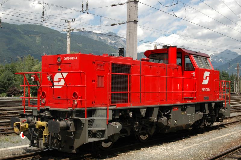 Die 2070 vor dem Panorama des Traktionsstandortes Selztal