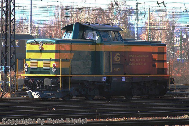 Die 211.074 der Erfurter Gleisbau GmbH war am 12.3.2007 in Dresden Friedrichstadt.