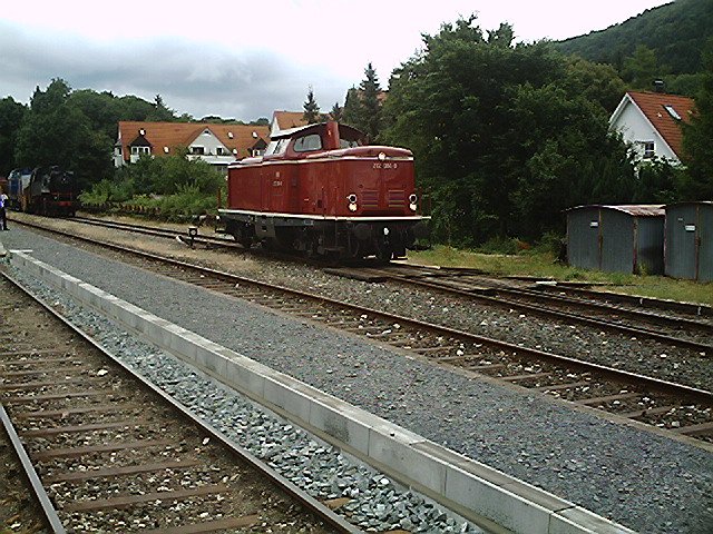 Die 212 wartet in Ebermannstadt auf die ausfahrt der FME 