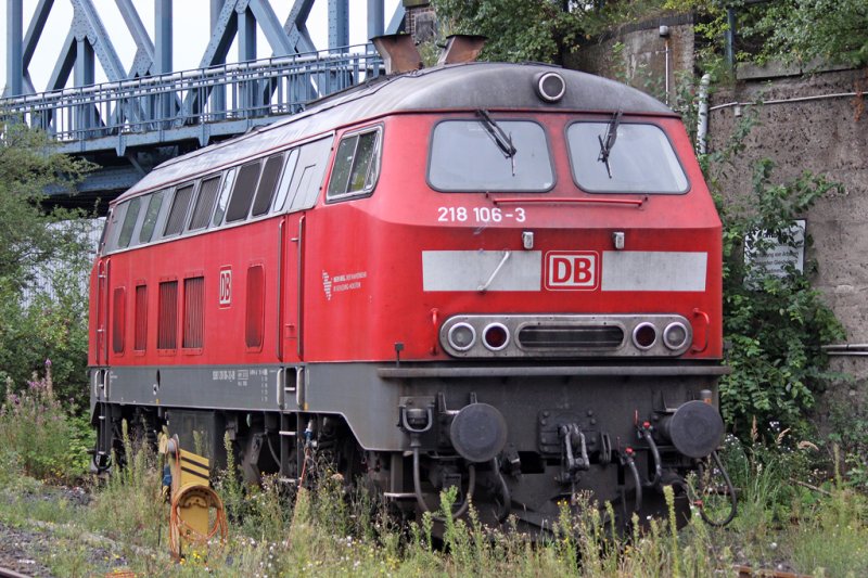 Die 218 106-3 abgestellt in Hamburg, am 25,08,09