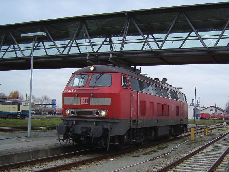 Die 218 445 am 30.10.2007 in Mhldorf.