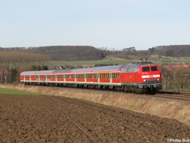 Die 218 450-5 zieht am 3.2.07 den RE 14307 in Richtung Bad Harzburg durch Klein Elbe 