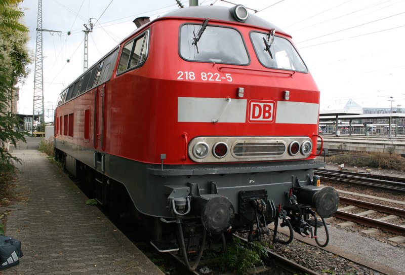 Die 218 822-5 steht warm und wie immer einsatzbereit abgestellt in N�rnberg HBF, aufgenommen am 18.10.2009
