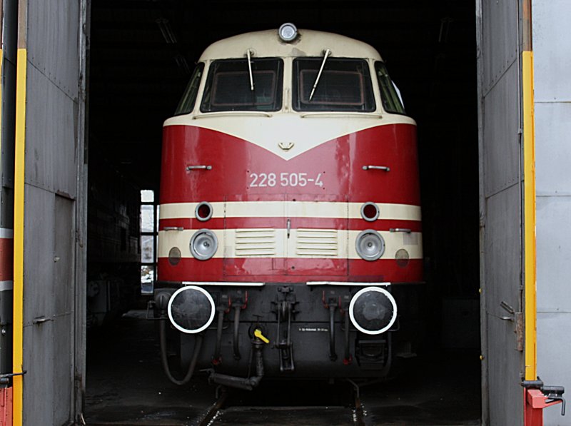 Die 228 505 am 21.02.2009 im Lokschuppen von Arnstadt. (Eisenbahnmuseum)