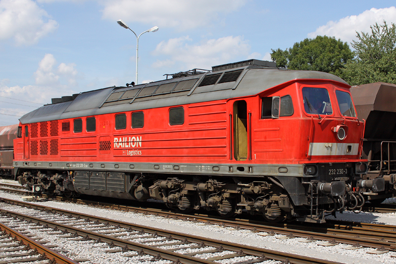 Die 232 230-3 beim rangieren im Rheinkalk Werk in Wlfrath, am 18,08,09