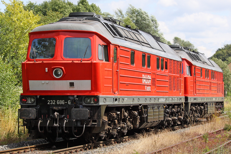 Die 232 686-6 wird von der 232 553-8 nach Rheinkalk Wlfrath gezogen am 17,07,09