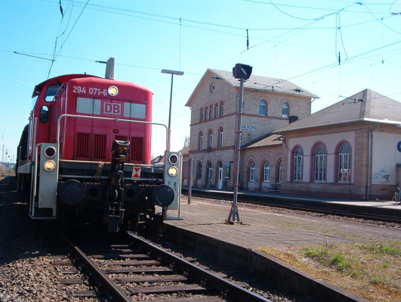 Die 294 071 im April 2003 in Dieburg Hessen nach der Bedienung der VAG (Audi)