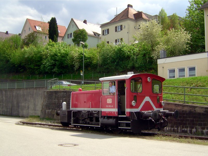 Die 332 052 der PEF am 03.05.2008 auf dem Gelnde der PEF in Passau. 