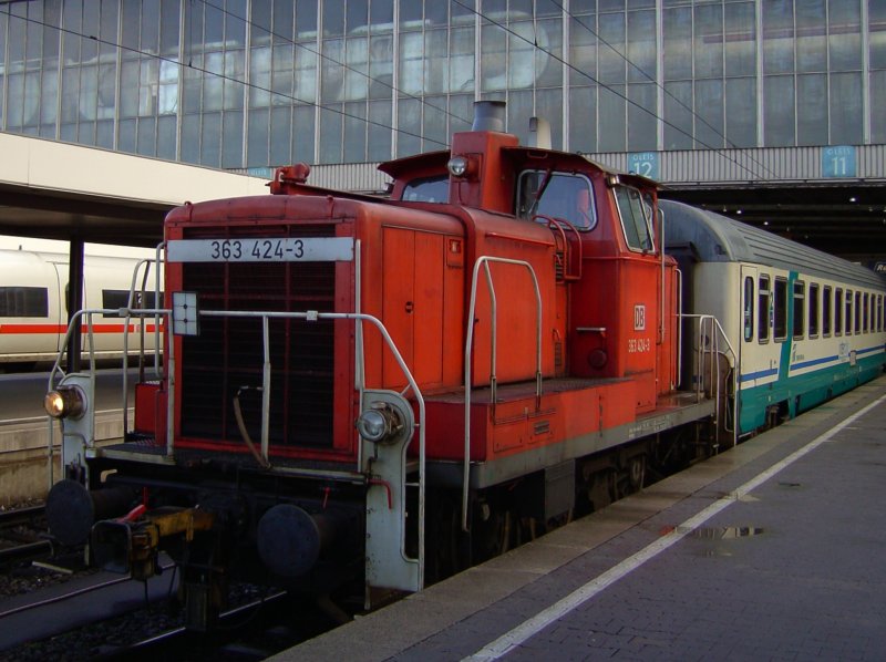 Die 363 424 am 06.02.2008 bei Rangierarbeiten in Mnchen Hbf. 