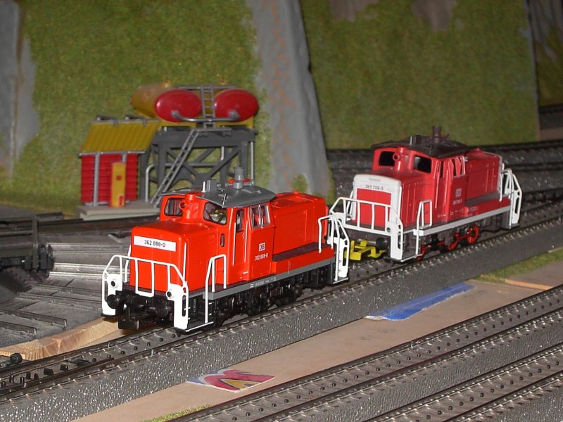 Die 365 705 ist wieder Einsatz fhig, an diesem Wochenende stand im Rangierdienst auch noch die 362 888 von Tobias Schuminetz zur Verfgung. (Die Gterzge knnen jetzt kommen)   