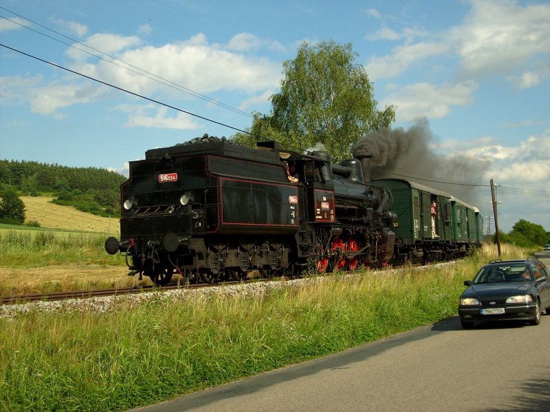 Die 434.2186 'Ctyrkolak' (in Deutsch etwas wie Vierrader) kommt zu Krhanice. (28.6.08)