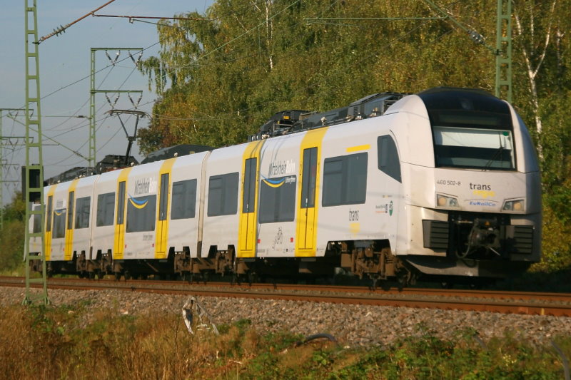 Die 460 502-8 in Richtung Wiesbaden aufgenommen in Flrsheim am 23.09.2009.
