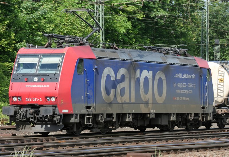 Die 482 011-4 der SBB Cargo bei der Ausfahrt Aachen West am 16.05.2009