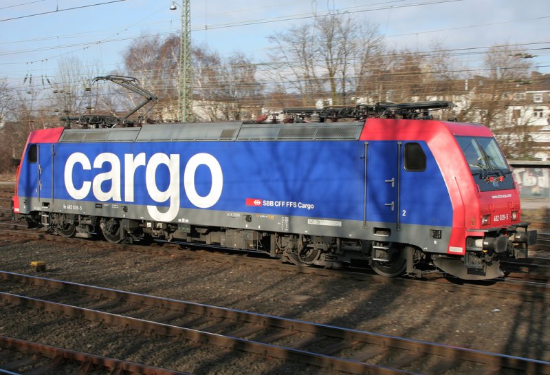 Die 482 039-5 der SBB Vargo verlsst Aachen West am 30.01.2009