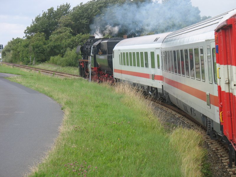 Die 52 8079-9 auf dem Weg von Dagebll-Mole nach Niebll (23.07.2008).