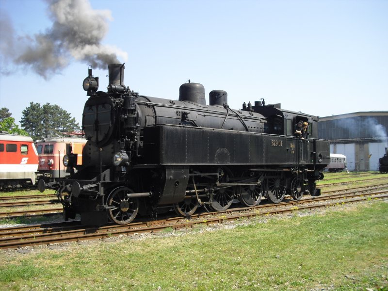 Die 629.01 bei der Erffnung des Eisenbahnmuseum in Strasshof am 26.04.2009.