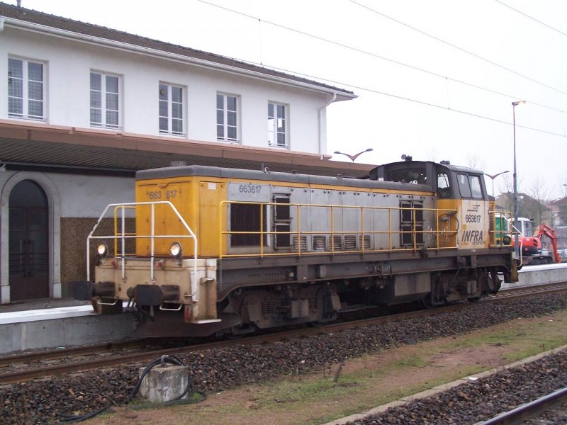 Die 63617 ist die Einzige dieser Serie mit der  Infra  lackierung. Forbach am 14/12/06.