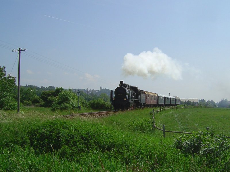 Die 638 1301 am 24.05.2008 mit einem Sonderzug unterwegs auf der Rottalbahn bei Pfarrkirchen West. 