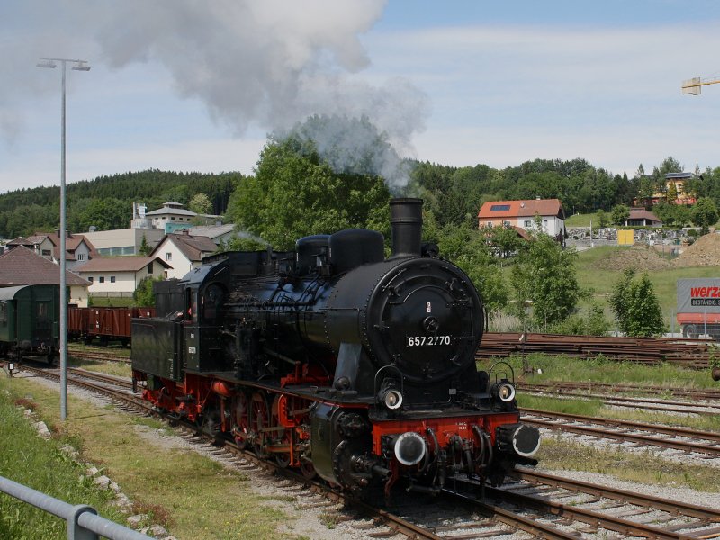 Die 657 2770 am 31.05.2009 bei Pendelfahrten in Ampflwang. 