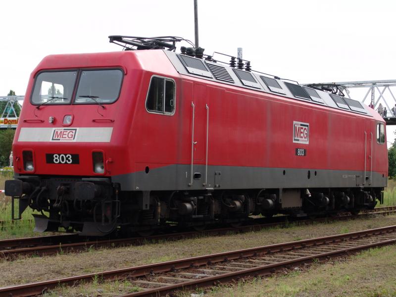 Die 803 der MEG auf der Fahrzeugparade im Bahnbetriebswerk Berlin-Schneweide.(21.08.04)
