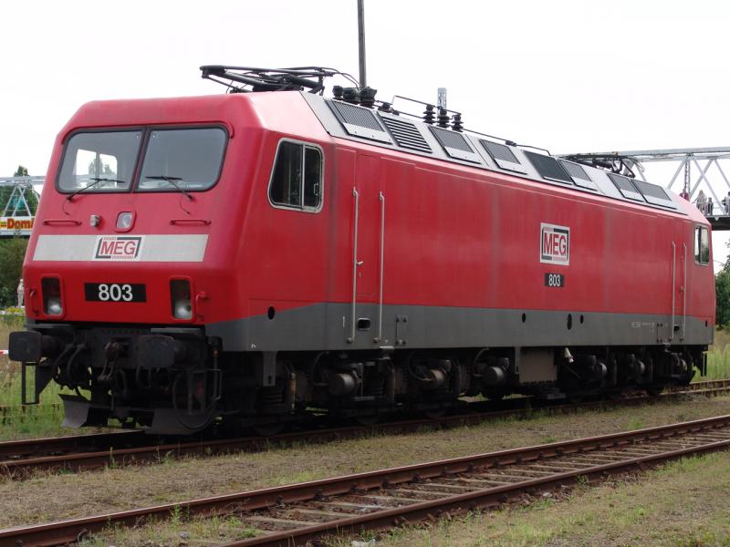 Die 803 der MEG auf der Fahrzeugparade im Bahnbetriebswerk Berlin-Schneweide.(21.08.04)