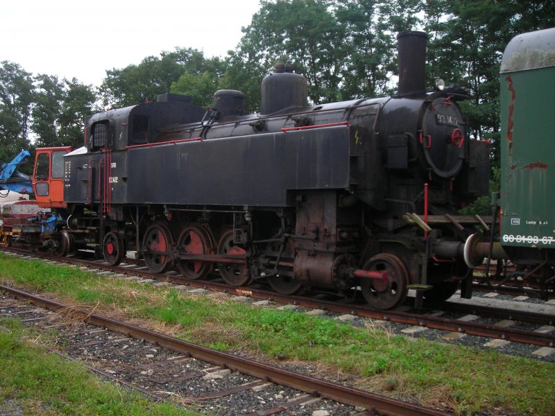 Die 93.1422 kaufte die srb von Brenner und Brenner. Lange Zeit war sie for den M�rchenz�gen unterwegs doch seit einigen Jahren steht sie nun schon nicht betriebsbereit in Gr0�petersdorf und wartet auf die HU.
