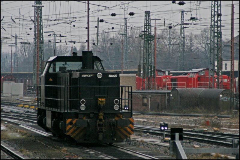 Die Ablsung im Oberen Ruhrtal: G1206 (100 1013) der  Mitsui Rail Capital Europe B.V. steht am 23.12.07 in Schwerte (Ruhr). Im Hintergrund stehen die 294 742 und 294 800 und warten auf die Aufgaben des Tages.