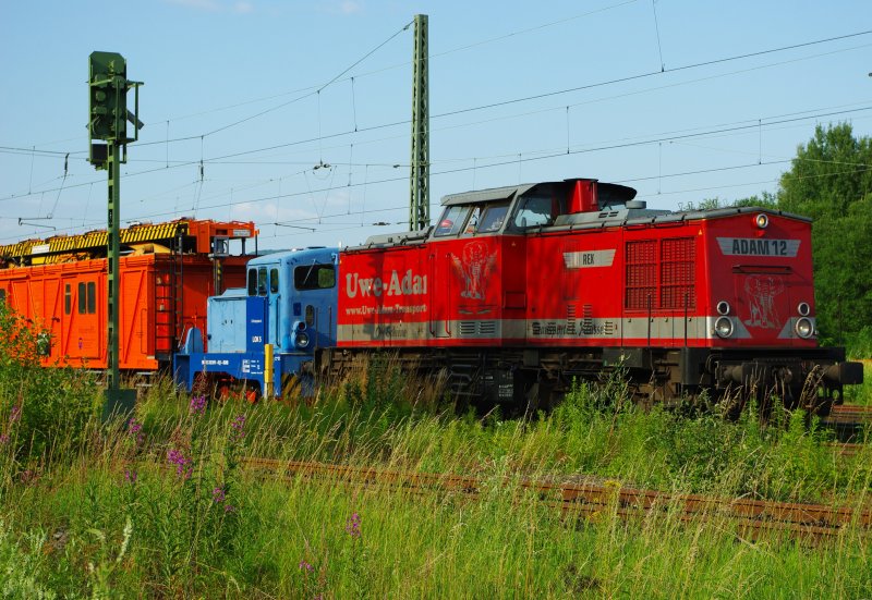 Die Adam 12  Rex  mit einigem lustigen Sachen am Haken beim Signalhalt in Eschwege West am 24.06.2009.
