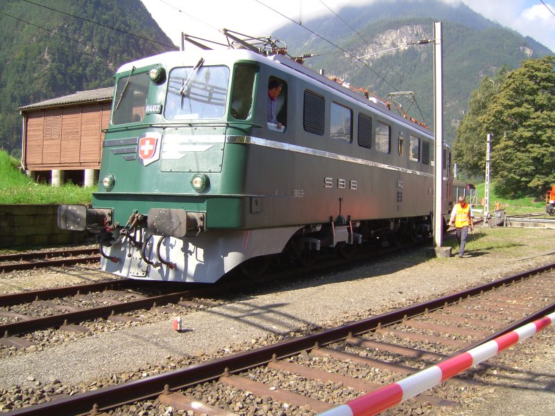 Die Ae 6/6 11402 Uri am 08.09.2007 in Erstfeld beim Gotthardjubilum. 
