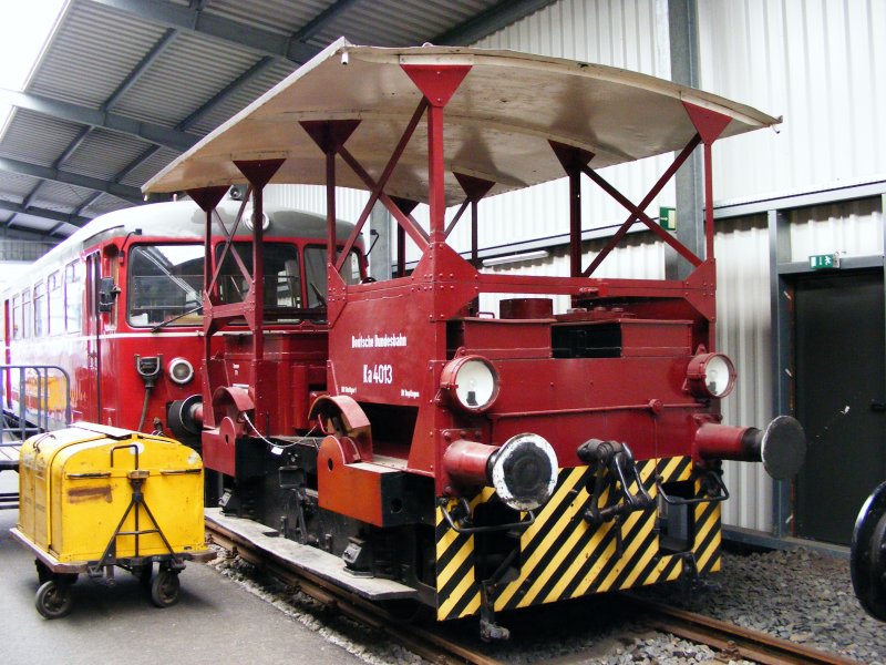 Die Akkumulator-Kleinlok  Ka 4013  der DB im Eisenbahnmuseum Bochum-Dalhausen am 25. Mai 2008.