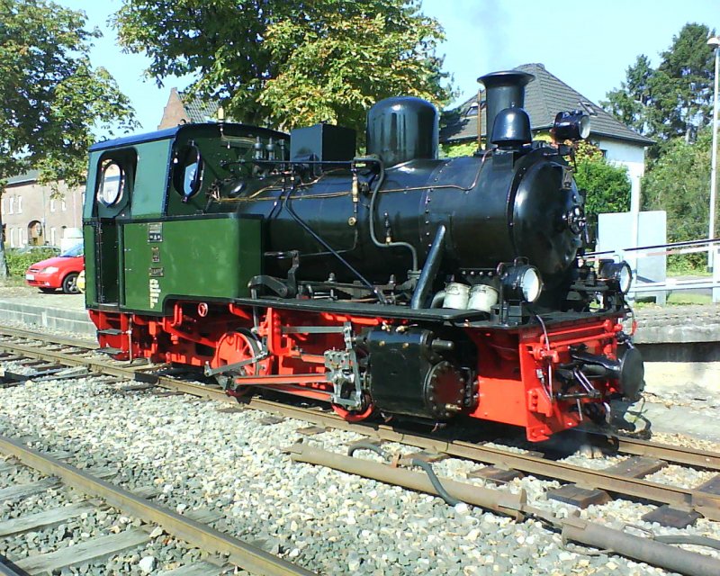 Die alte Dampflok Nr.20 ist gerade am abwarten auf ihren n�chsten
Zug.Aufgenommen am 26.9.09 bei der Selfkantbahn.