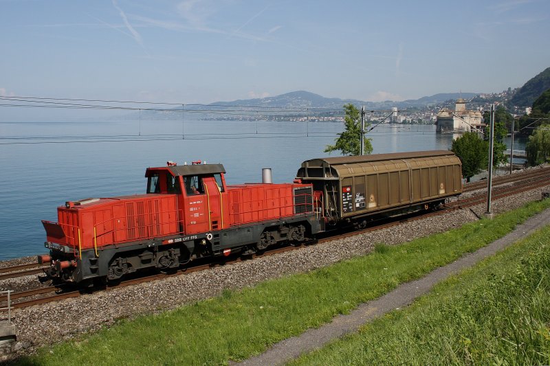 Die Am 841 003 mit einer bergabe am 29.06.2009 unterwegs bei Veytaux-Chillon.