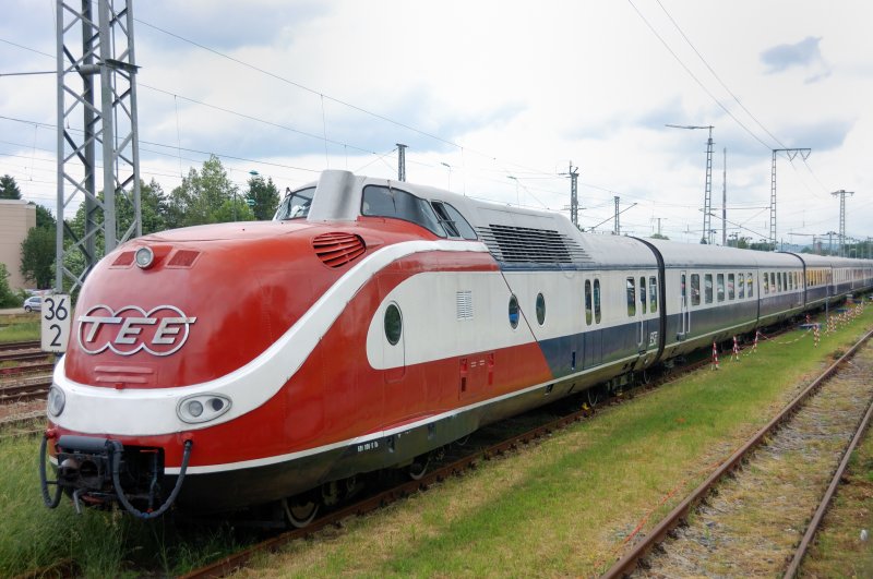 Die  andere  Seite des Blue Star Trains. Bewut wurde dieses Ende des Zuges im ehemaligen TEE-Look belassen. Wenn man es so sieht, bekommt man Sehnsucht nach der guten, alten Zeit... 
Aufgenommen whrend eines Kurztrips nach Holzkirchen Mitte Juni 2008.