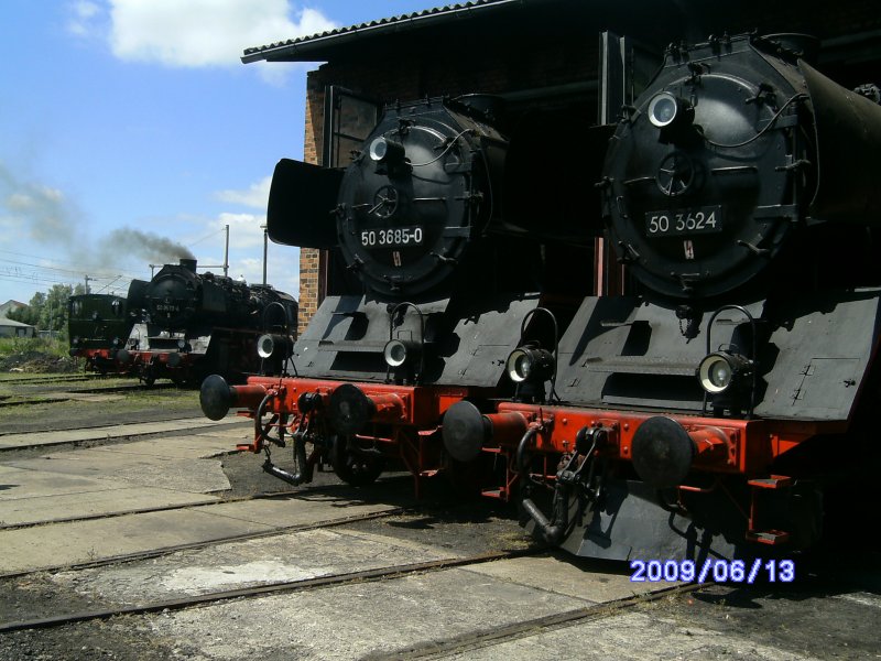 Die anderen drei Reko 50 in Salzwedel v.r.n.l. 50 3524 ;50 3685 und 50 3570 am 13. Juni 2009.