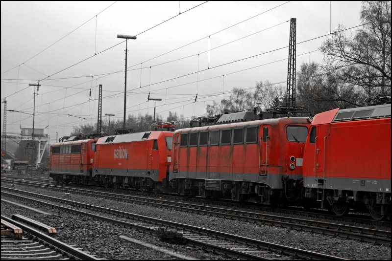 Die Arbeitstiere bei RaiLioN: 151 024, 140 760 und 152 022 warten am 01.12.07 in Kreuztal auf die nchsten Aufgaben.