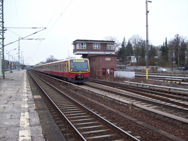 die Baureihe 481 der Berliner-S-Bahn fahrt zurck nach Ahrensfelde  Fotografiert am S-Bahnhof Wannsee