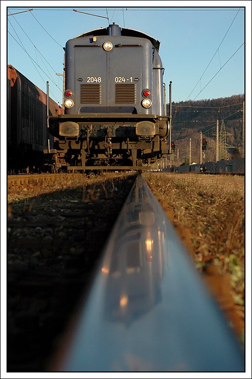 Die blaue Erika der Steiermrkischen Landesbahnen am 18.3.2008 bei der Ankunft in Gratwein-Gratkorn als SLZ 98201 vom Cargo Center Graz kommend.