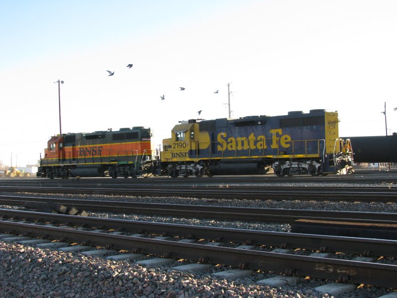 Die BNSF Loks 2190 und 2244 am 3.1.2008 in Amarillo (Texas).