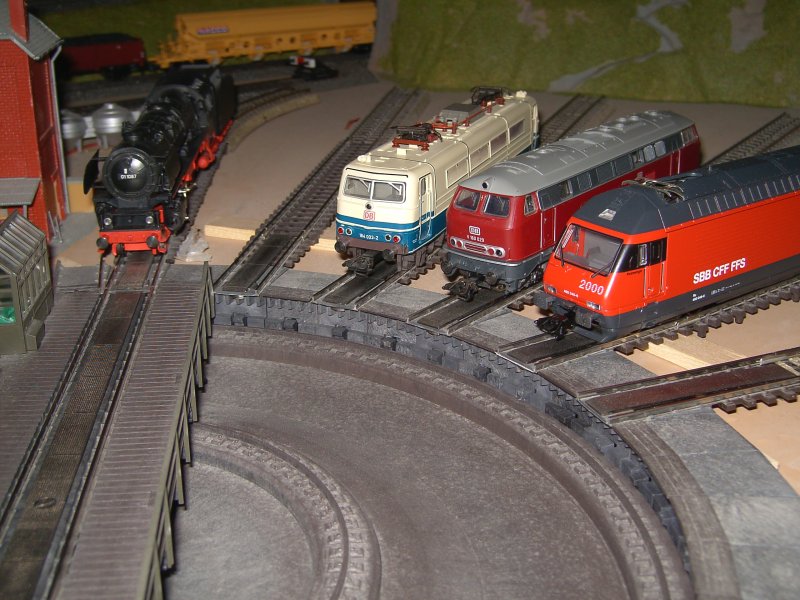 Die BR 01 10, die BR 184, die BR 216 und die RE 460 im Lok BW