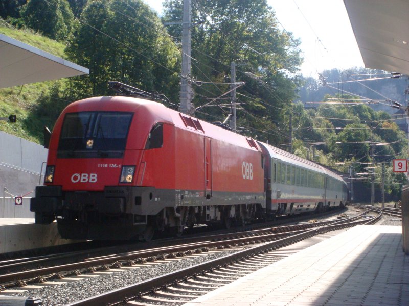Die BR 1116 131-1 fhrt mit EC aus Wien in Feldkirch ein am 22.09.2007