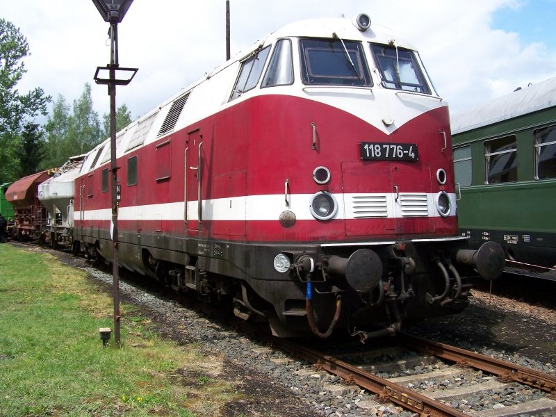Die BR 118 776-4 des Eisenbahnmuseums Schwarzenberg. (17.05.07)
