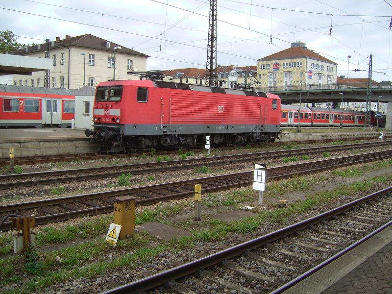 Die BR 143 207-9 am 07.09.2007 in Regensburg HBF.