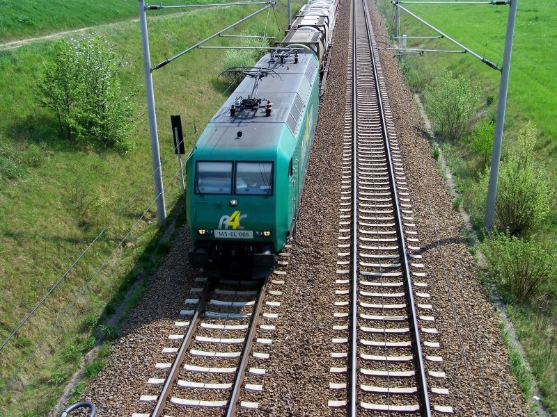 Die BR 145-CL 005 der Rail4Chem mit einem Gterzug aus Leipzig in Richtung Bitterfeld.