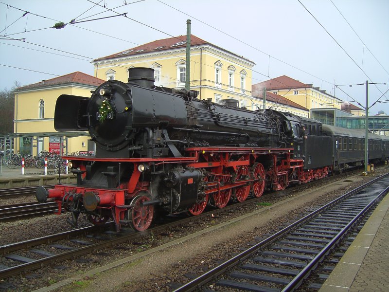 Die BR 41 018 am 09.12.2007 in Regensburg HBF mit dem Dampfsonderzug von Nrnberg nach Regensburg. 