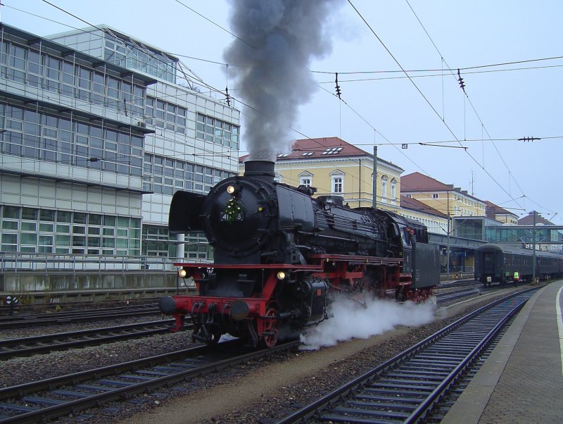Die BR 41 018 am 09.12.2007 in Regensburg HBF mit dem Dampfsonderzug von Nrnberg nach Regensburg 
