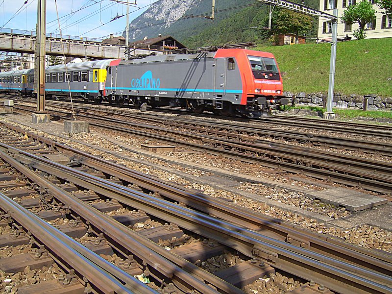 Die BR 484 von Cisalpino bei der Durchfahrt durch Erstfeld.(08.09.2007) 