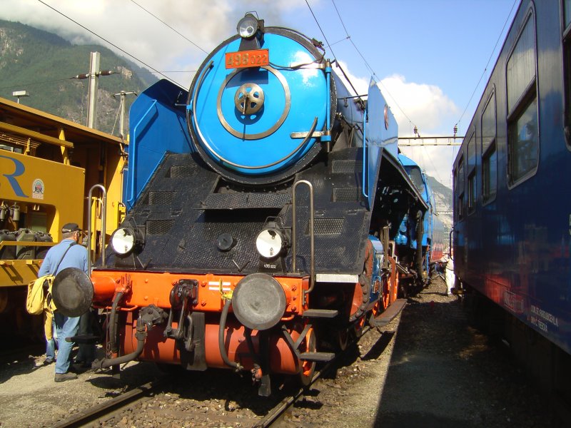 Die BR 498 022 Albatros der CSD beim Gotthard Jubilum am 08.09.2007 in Erstfeld. 