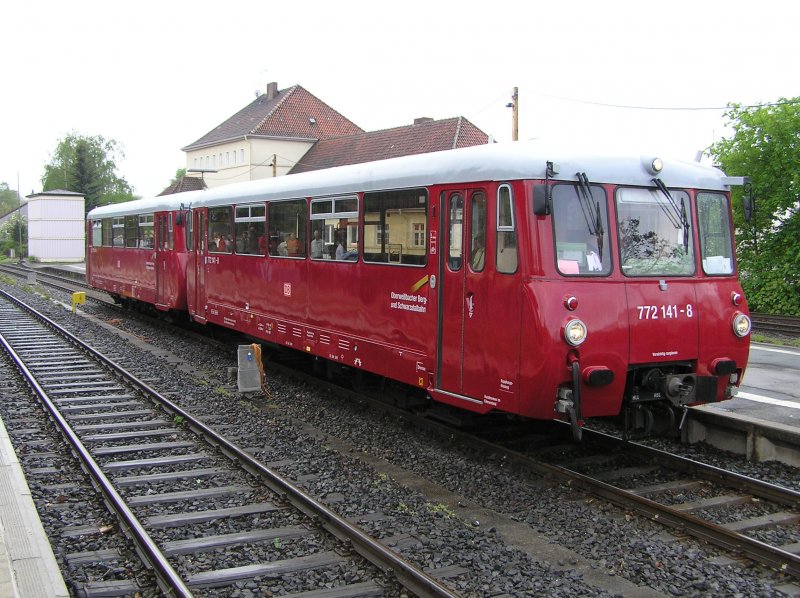 Die BR 772 141-8 und 772 140-0 (Ferkeltaxen) am 14.05.2006 in Korbach.