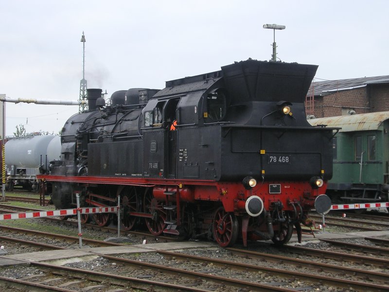 Die BR 78 468 im Eisenbahn Technik Park Krefeld ,wartet auf 
Interessenten zur Fhrerstands-Mitfahrt.(13.09.2008)