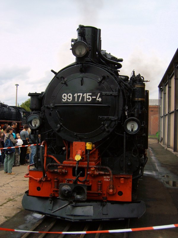 Die BR 99 1715-4 bei den Meininger Dampfloktagen am 06.09.08 fr Fhrerstandsmitfahrten nur fr Kinder.
